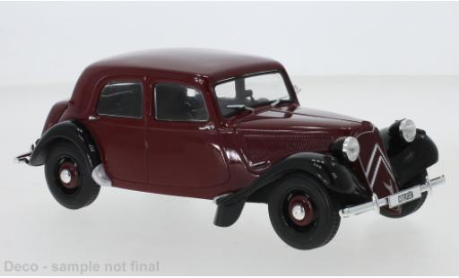 Modelauto Citroen Traction 11 Avant 11BL rood/zwart 1952 1/24 WhiteBox