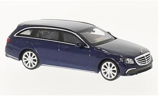 Modelauto Mercedes Classe E T-Modell (S213) Exklusive metallic blauw 1/87 Wiking